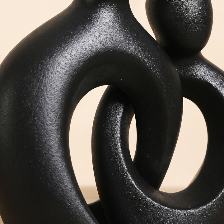 black 02 macro 9741b3fe